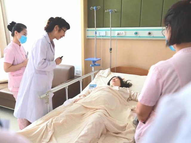 sinh-mo-gay-te-co-dau-khong-phuong-phap-giam-dau-sau-sinh-mo (1)